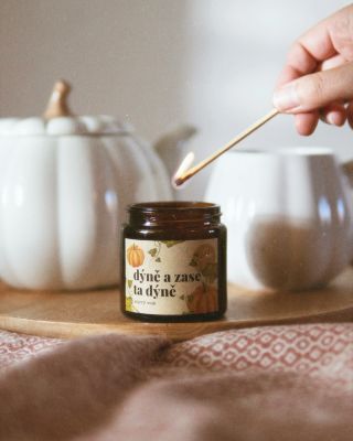 Podzim si bez vůně dýně snad ani neumíme představit 🧡🍂. Hřejivá, sladká a kořeněná, tahle sójová svíčka vytvoří atmosféru,...